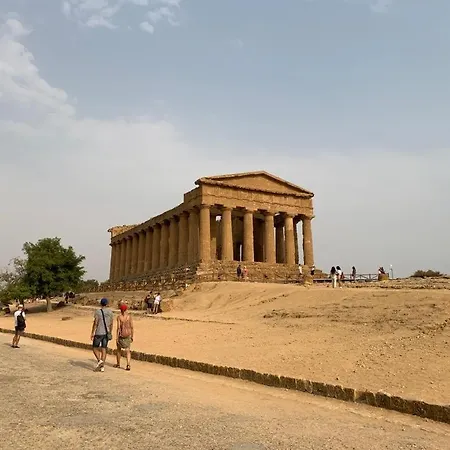 Bed & Breakfast Carrubella Santa Zita 4*